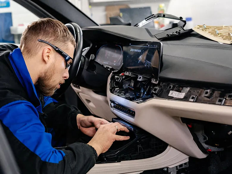 Установка автосигнализации на автомобиль в Санкт-Петербурге